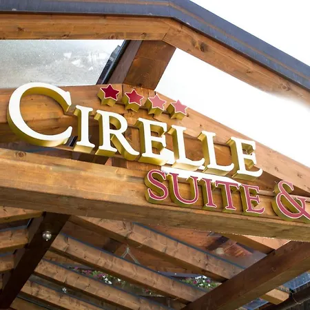 Готель Cirelle & 4*